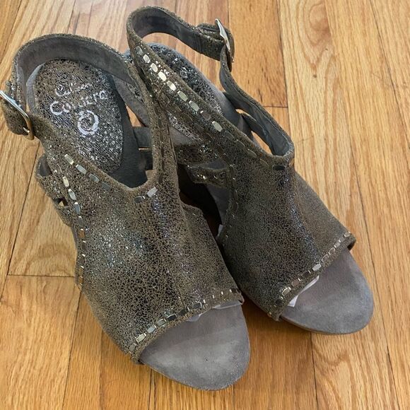 Calleen Cordero sz 7.5 excellent pre owned condition silver metallic wedge - Picture 3 of 9